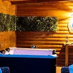 Estia Wood Living & Spa, *
