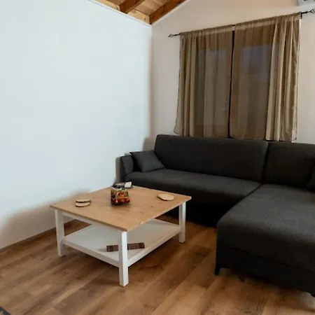 Estia Wood Living & Spa,