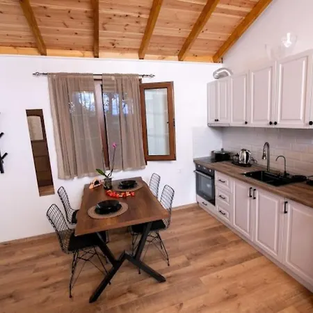 Estia Wood Living & Spa,