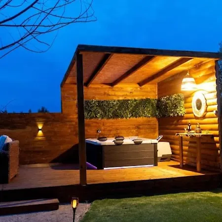 Estia Wood Living & Spa, * Nea Kallikrateia