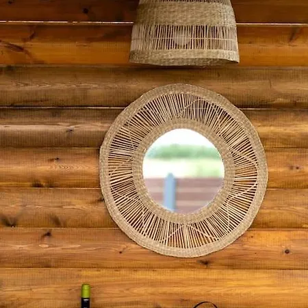 Estia Wood Living & Spa,