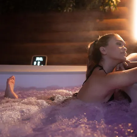 Estia Wood Living & Spa, *