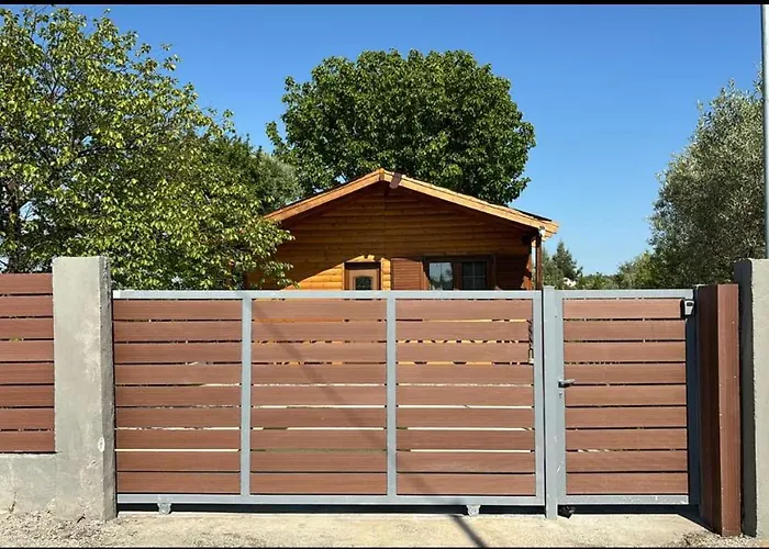 Estia Wood Living & Spa, Сasa de vacaciones Nea Kallikrateia