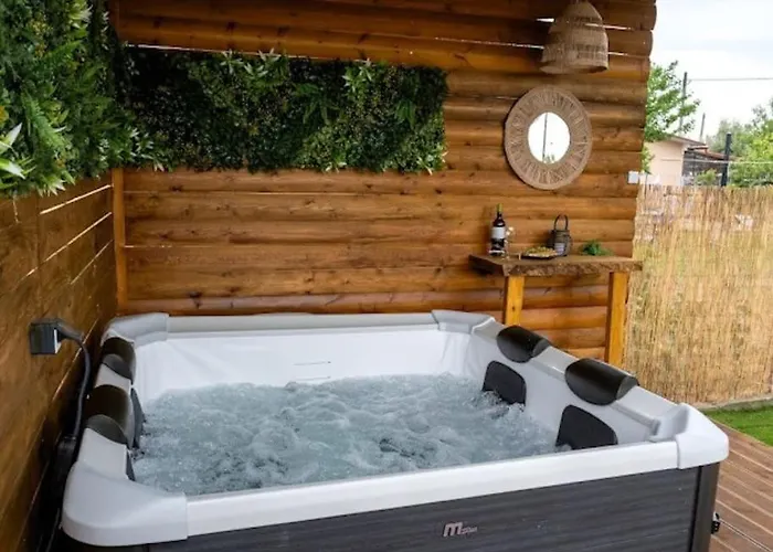 Estia Wood Living & Spa,