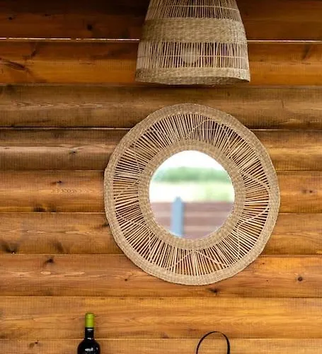 Estia Wood Living & Spa,