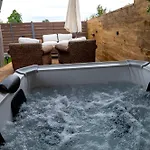 Prázdninový dům Estia Wood Living & Spa,