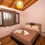 Estia Wood Living & Spa, *